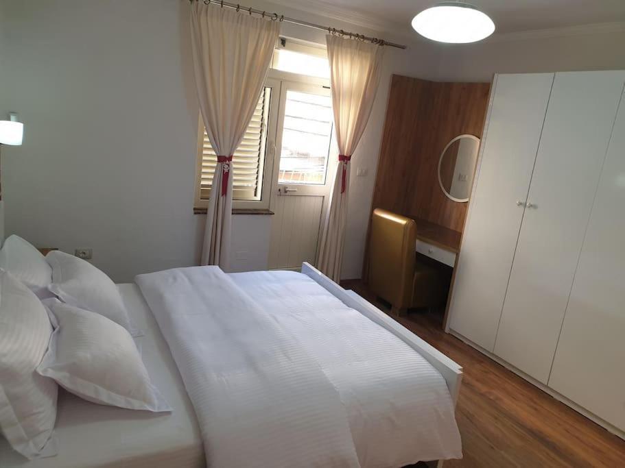 Вилла Shkodra 27 Center House Экстерьер фото