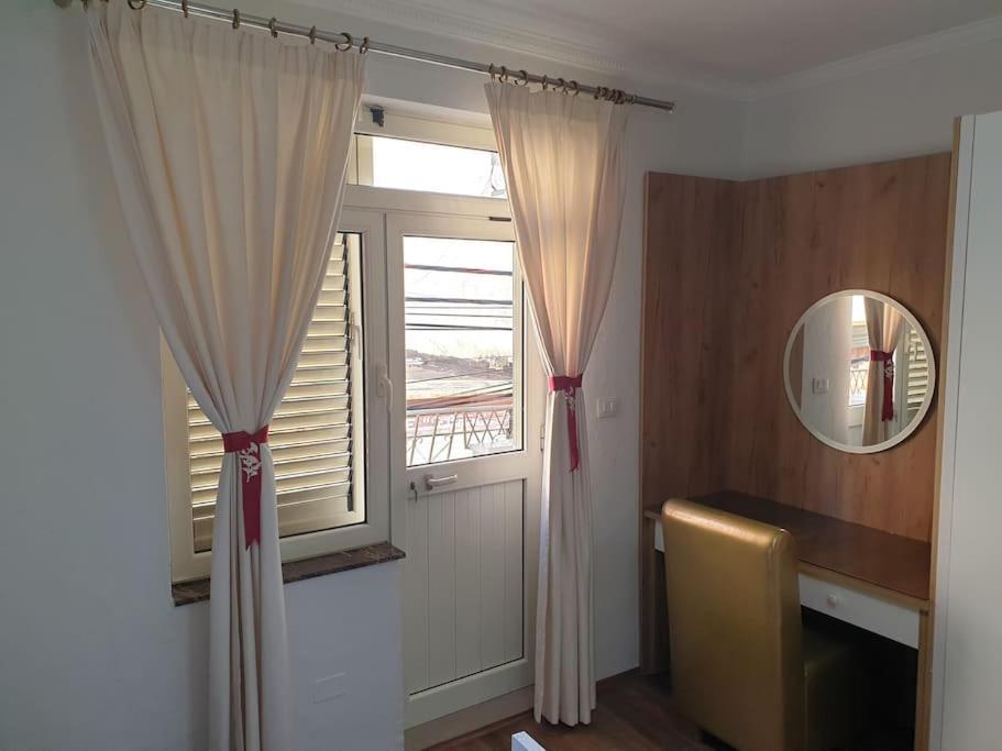 Вилла Shkodra 27 Center House Экстерьер фото