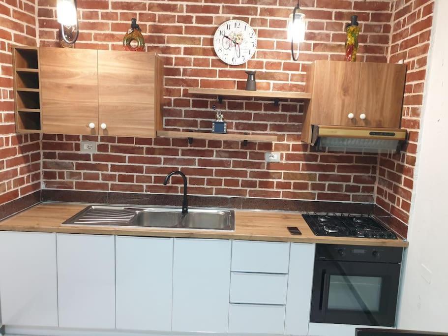 Вилла Shkodra 27 Center House Экстерьер фото