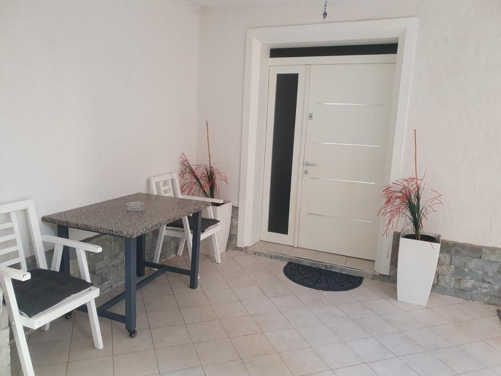 Вилла Shkodra 27 Center House Экстерьер фото